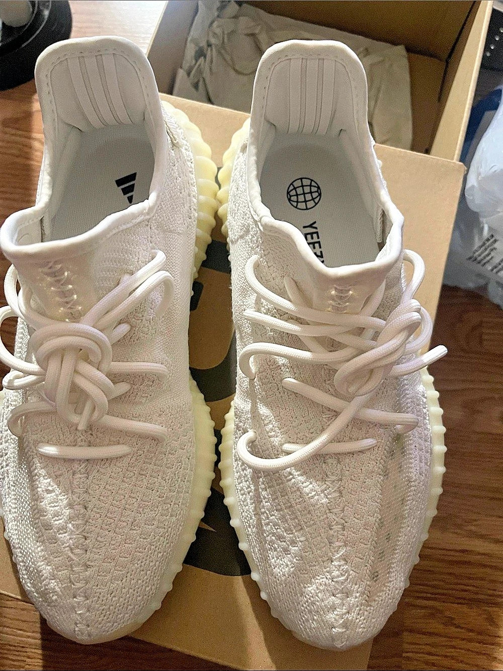 adidas Yeezy Boost 350 V2 Sneakers US 8.5 Like New